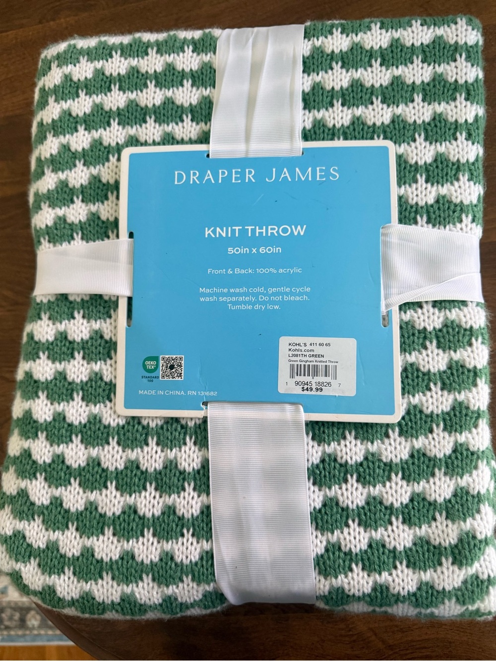 Green and White Knit Throw 50”x60”